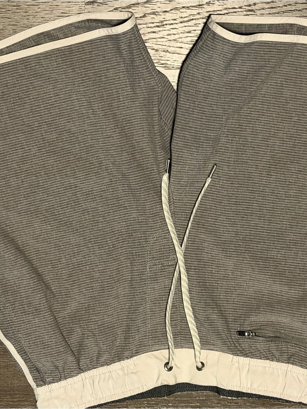 Men's Gray Stripe vuori shorts